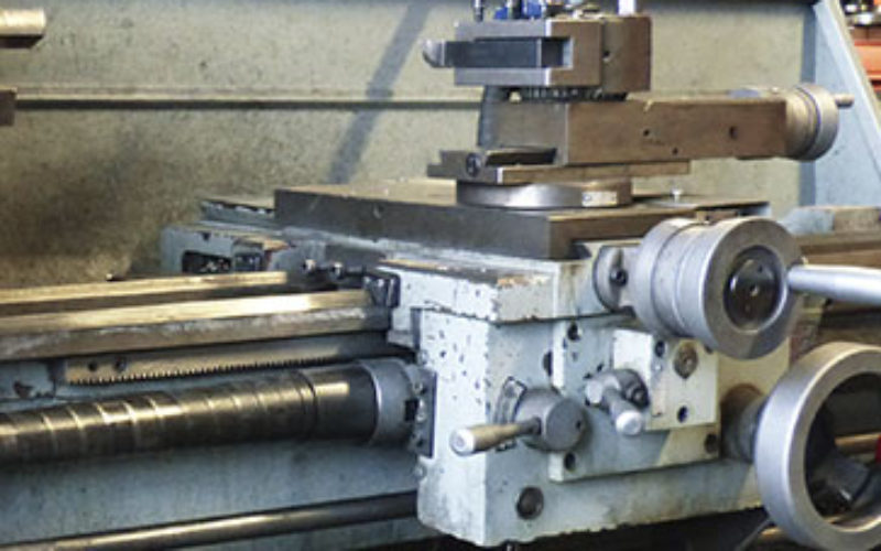 Manual lathes